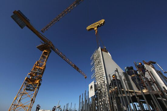 Construction of bridge to Russian island in Vladivostok