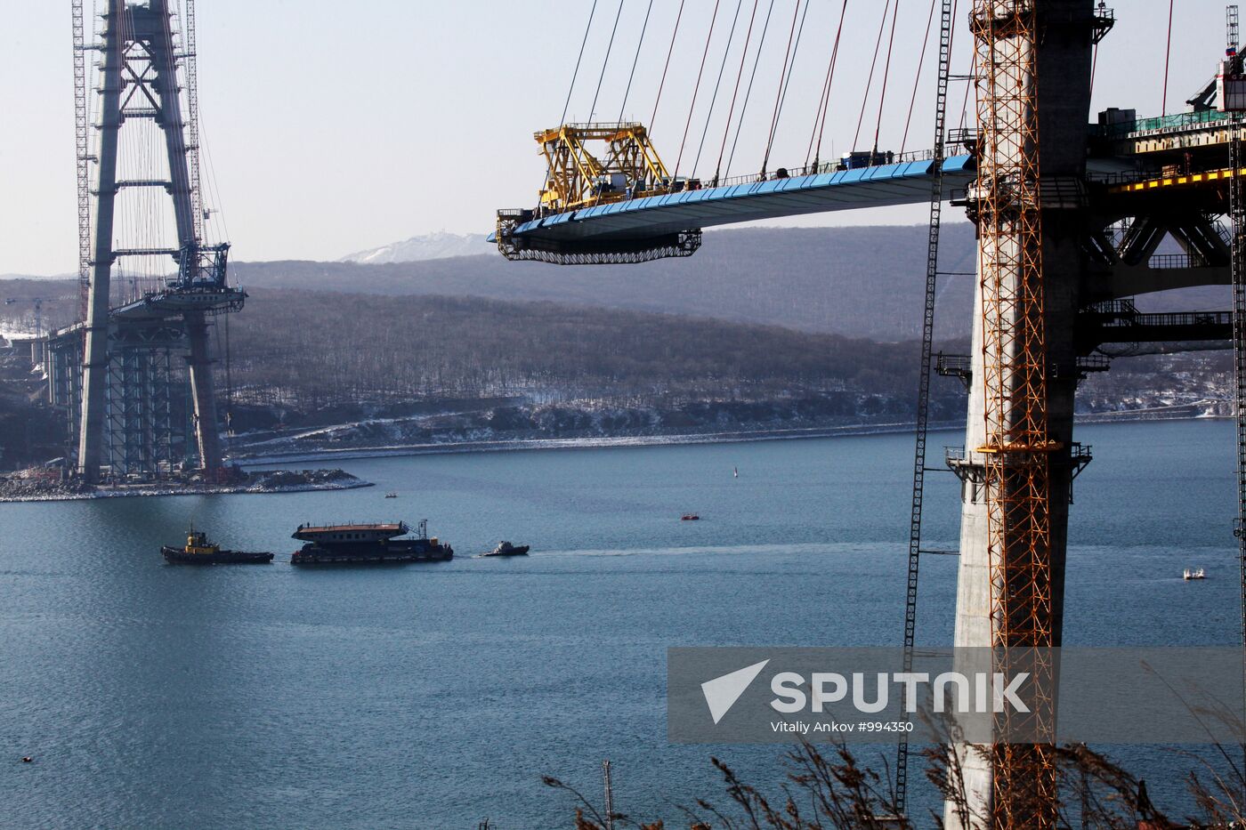 Construction of bridge to Russian island in Vladivostok