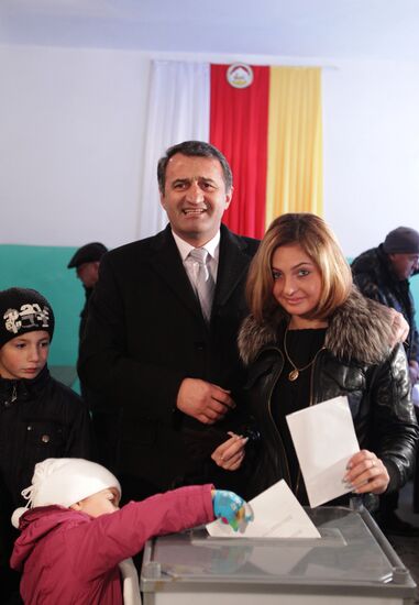 Second round of presidential elections in South Ossetia