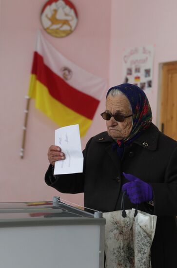 Second round of presidential elections in South Ossetia