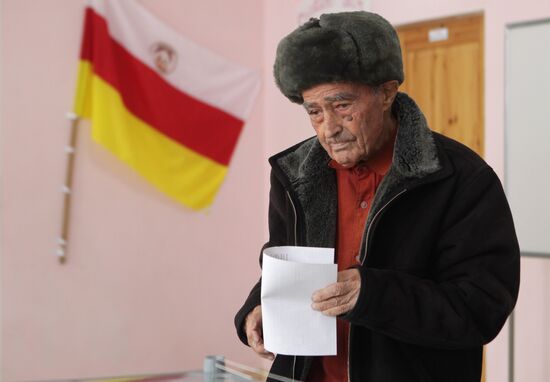 Second round of presidential elections in South Ossetia