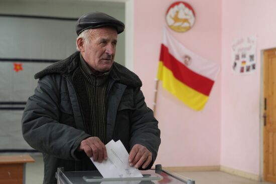 Second round of presidential elections in South Ossetia