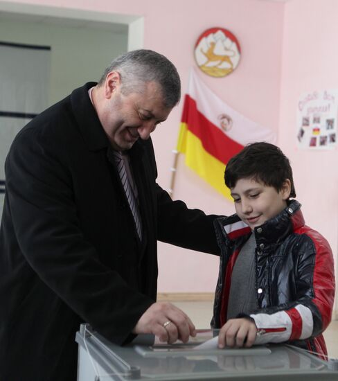 Second round of presidential elections in South Ossetia