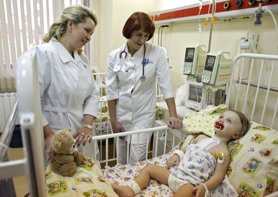 Svetlana Medvedeva visits Bakulevsky center