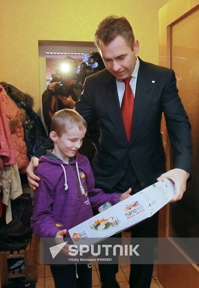 Pavel Astakhov visits Artyom Savelyev