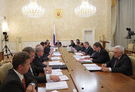 Vladimir Putin chairs session of government commission