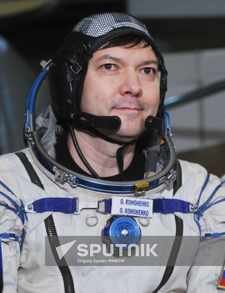Training of ISS 30/31 long-term space expedition crew