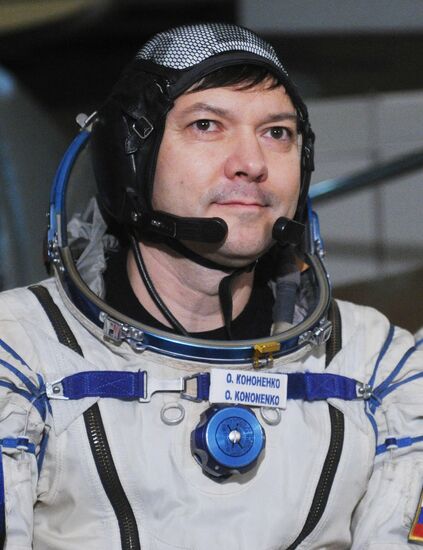 Training of ISS 30/31 long-term space expedition crew