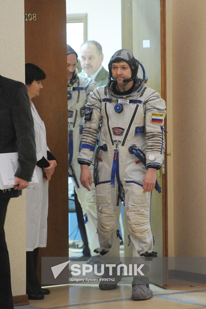 Training of ISS 30/31 long-term space expedition crew