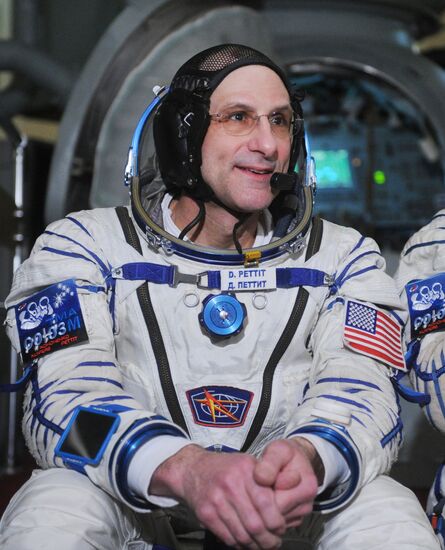 Training of ISS 30/31 long-term space expedition crew