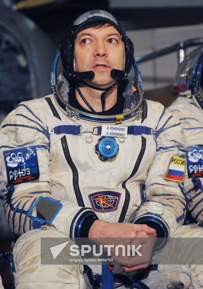 Training of ISS 30/31 long-term space expedition crew