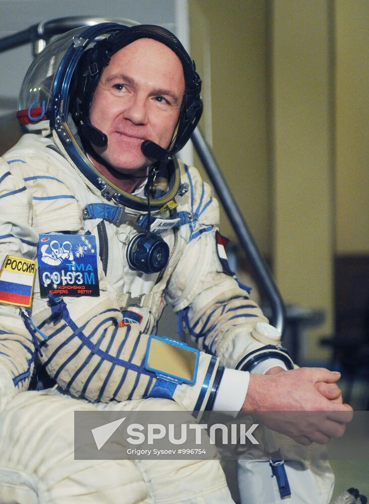 Training of ISS 30/31 long-term space expedition crew