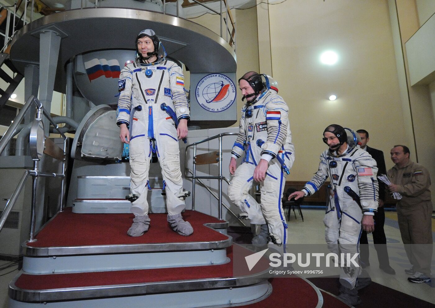 Training of ISS 30/31 long-term space expedition crew