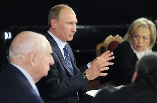 Vladimir Putin meets with theater directors