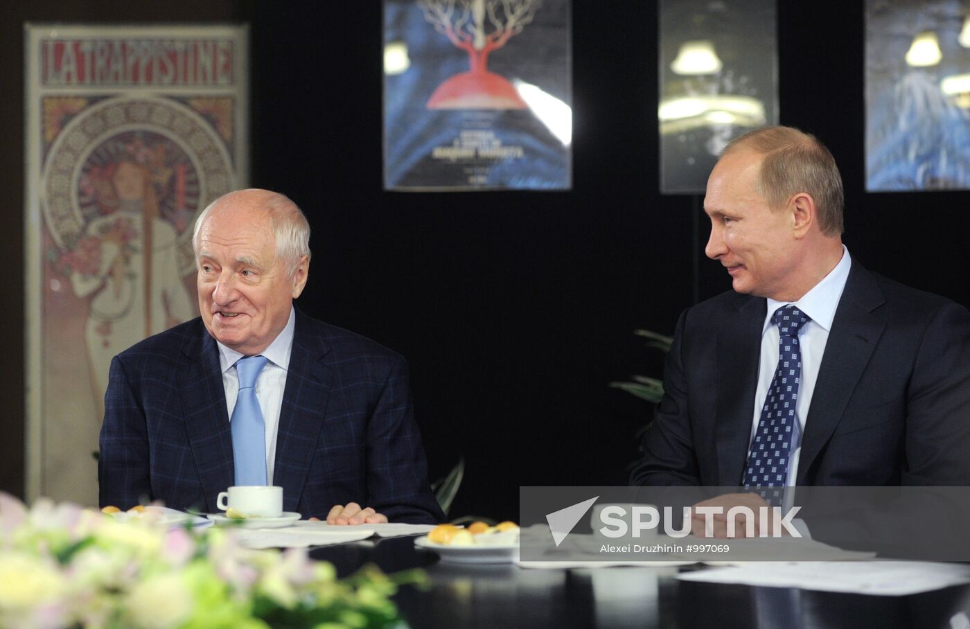 Vladimir Putin meets with theater directors