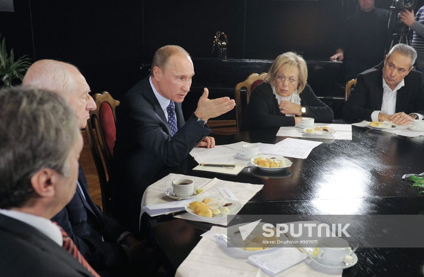 Vladimir Putin meets with theater directors