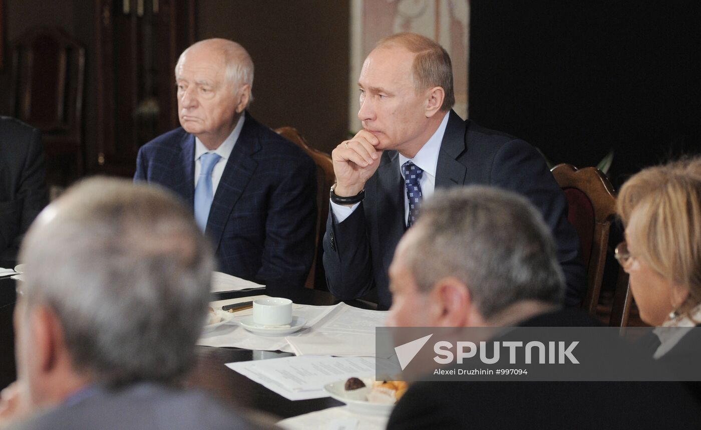 Vladimir Putin meets with theater directors