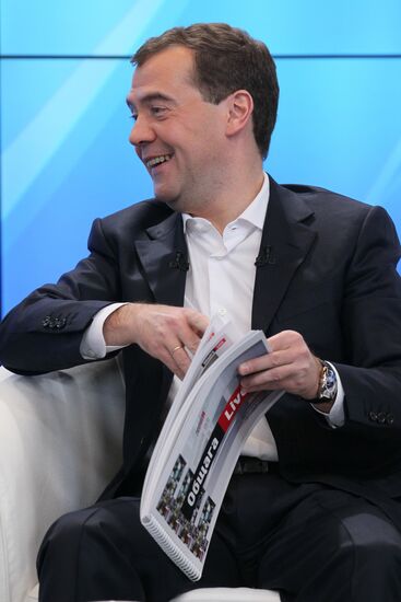 Dmitry Medvedev, Vladimir Putin meet with electors in Moscow