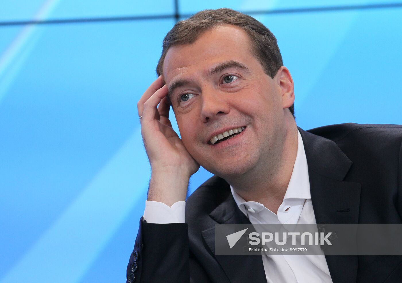 Dmitry Medvedev, Vladimir Putin meet with electors in Moscow