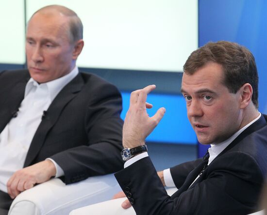 Dmitry Medvedev, Vladimir Putin meet with electors in Moscow