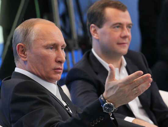 Dmitry Medvedev, Vladimir Putin meet with electors in Moscow