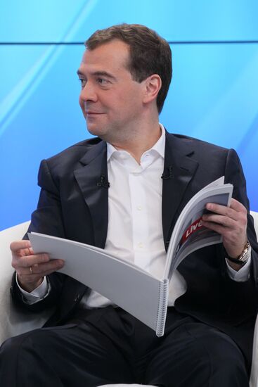 Dmitry Medvedev, Vladimir Putin meet with electors in Moscow