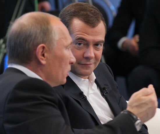 Dmitry Medvedev, Vladimir Putin meet with electors in Moscow
