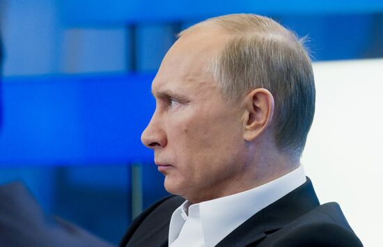 Dmitry Medvedev and Vladimir Putin meet with voters in Moscow