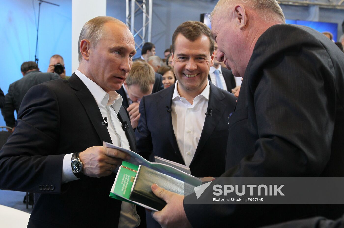 Dmitry Medvedev and Vladimir Putin meet with voters in Moscow