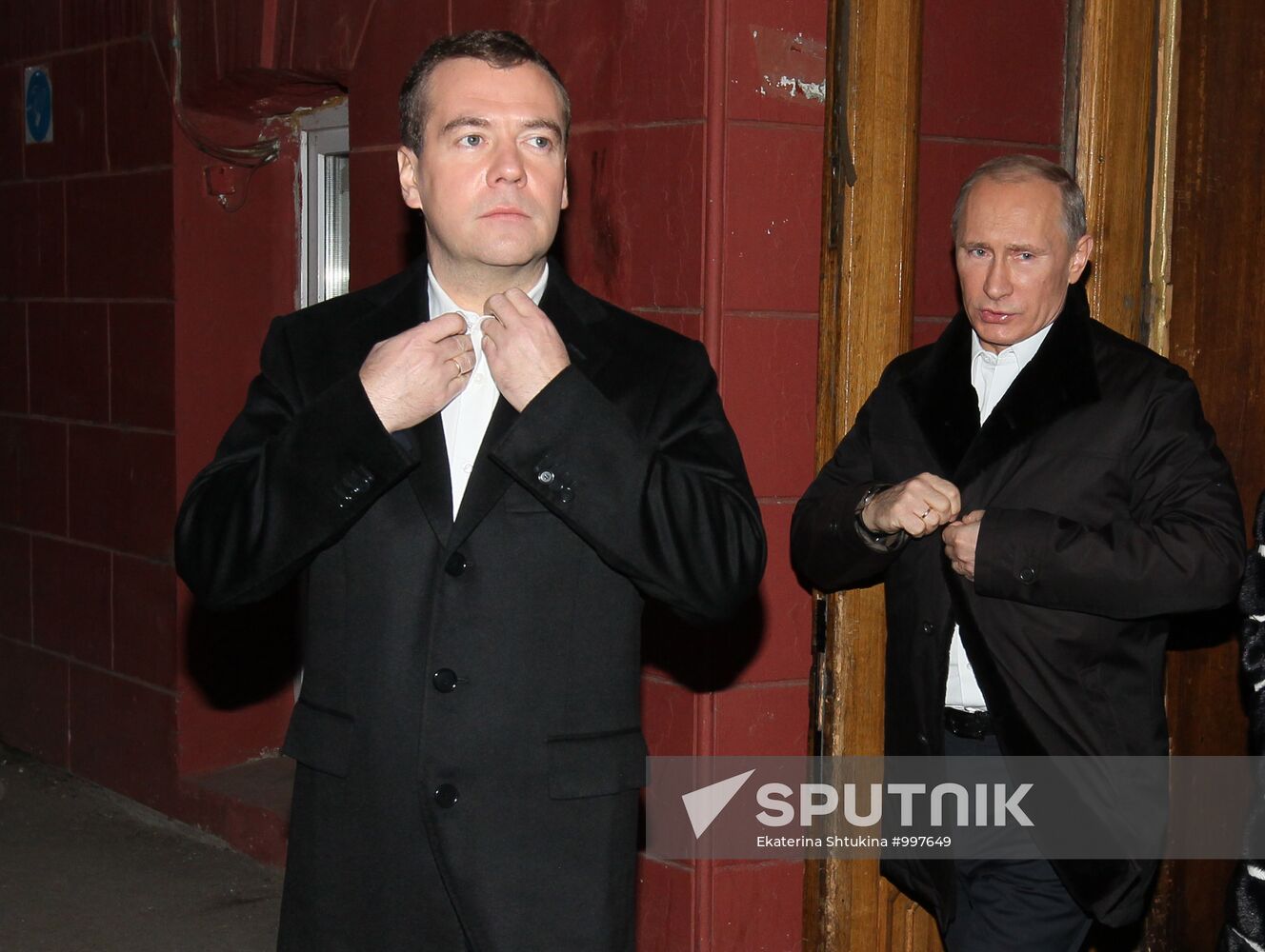 Dmitry Medvedev and Vladimir Putin meet with voters in Moscow