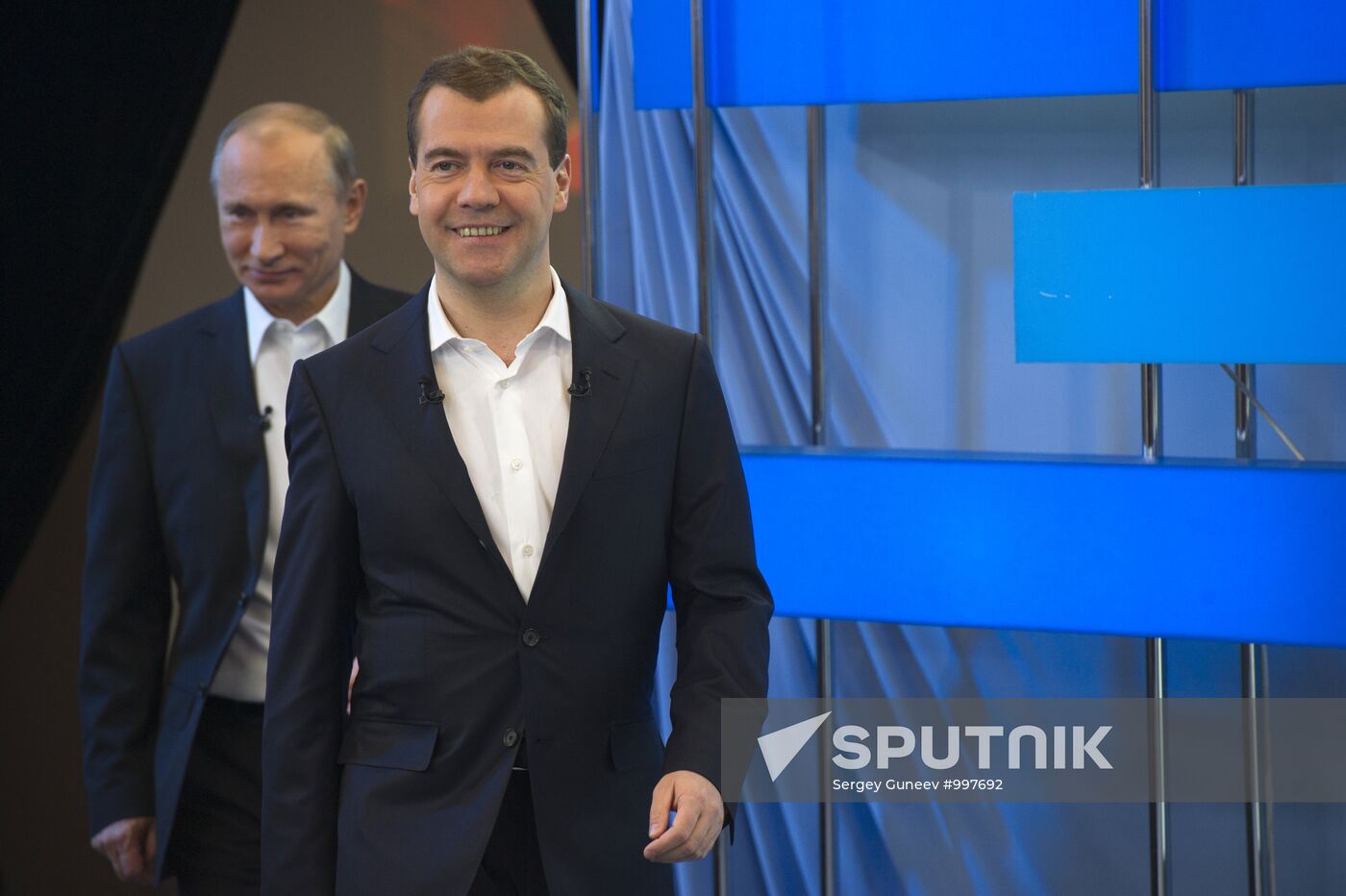 Dmitry Medvedev and Vladimir Putin meet with voters in Moscow