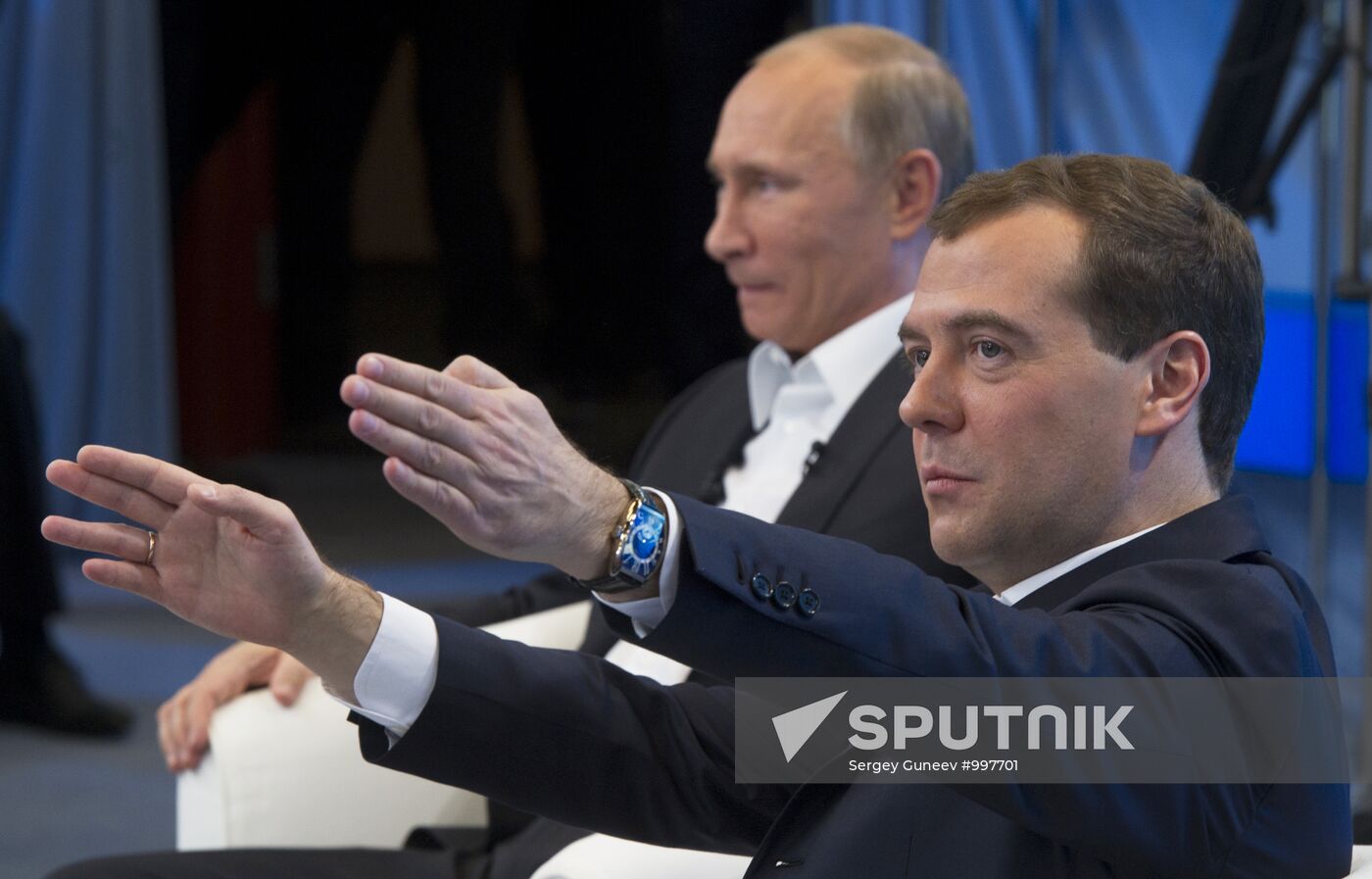 Dmitry Medvedev and Vladimir Putin meet with voters in Moscow