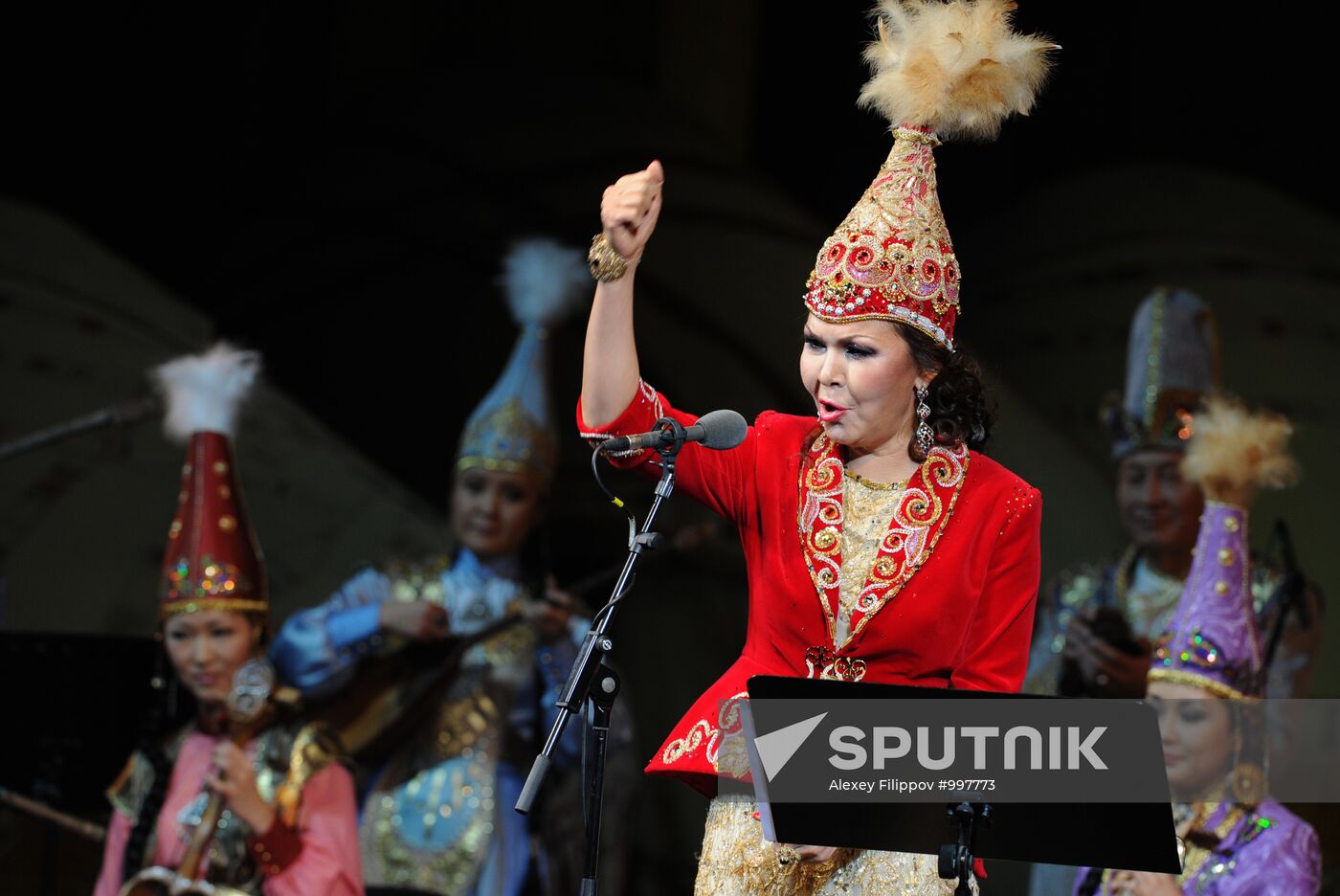 Dariga Nazarbayeva performs at Bolshoi Theater