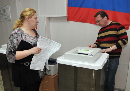 Preparation of polling stations for voting