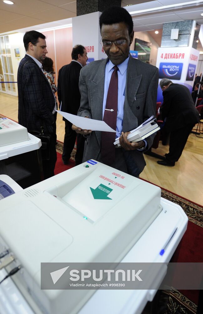 Observers monitor CEC operations during Russia's 2011 elections