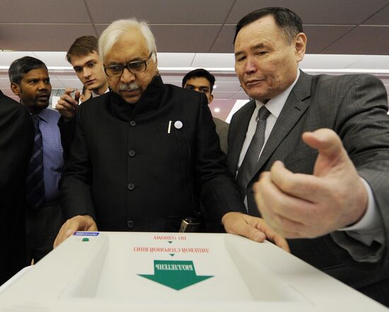 Observers monitor CEC operations during Russia's 2011 elections