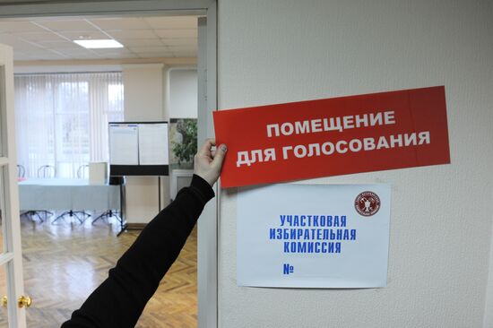 Preparation of polling stations for voting