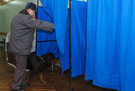 Preparation of polling stations for voting