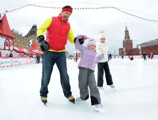 Skating rink on Red Square opens