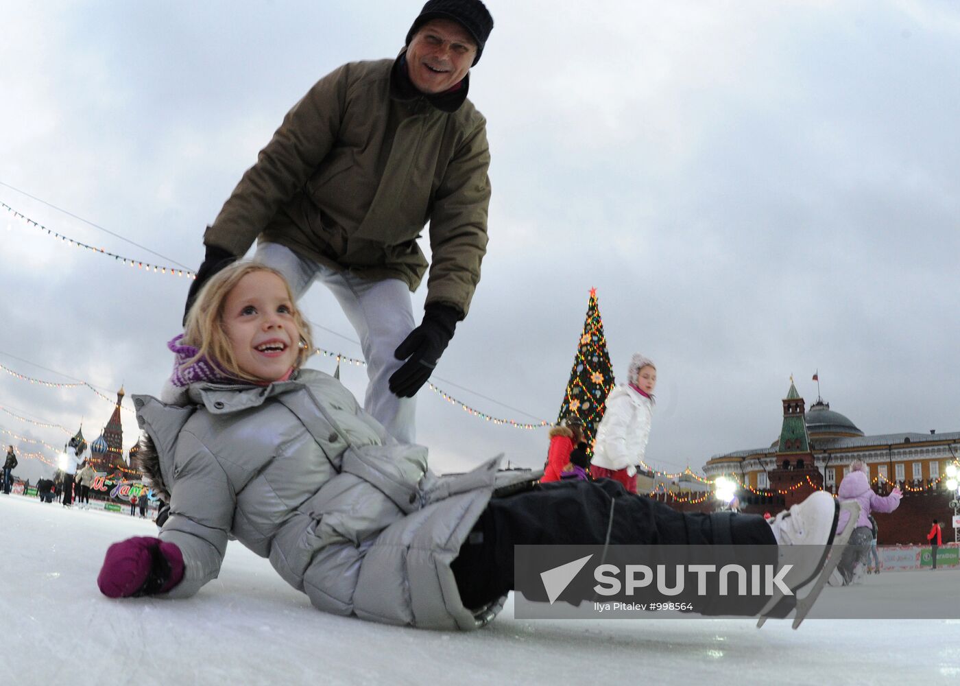 Skating rink on Red Square opens