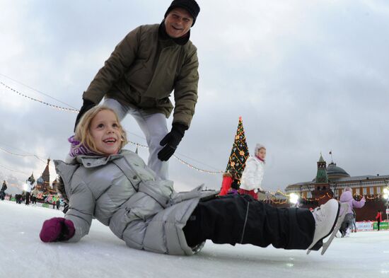 Skating rink on Red Square opens