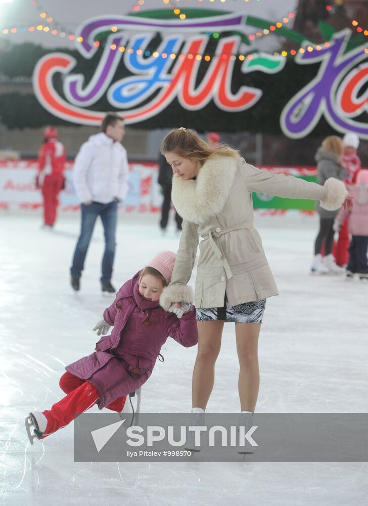 GUM skating rink opens on Red Square