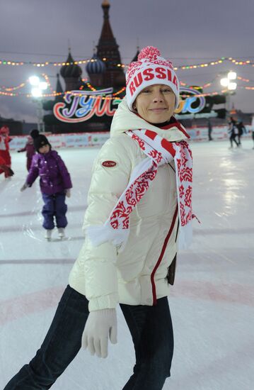GUM skating rink opens on Red Square
