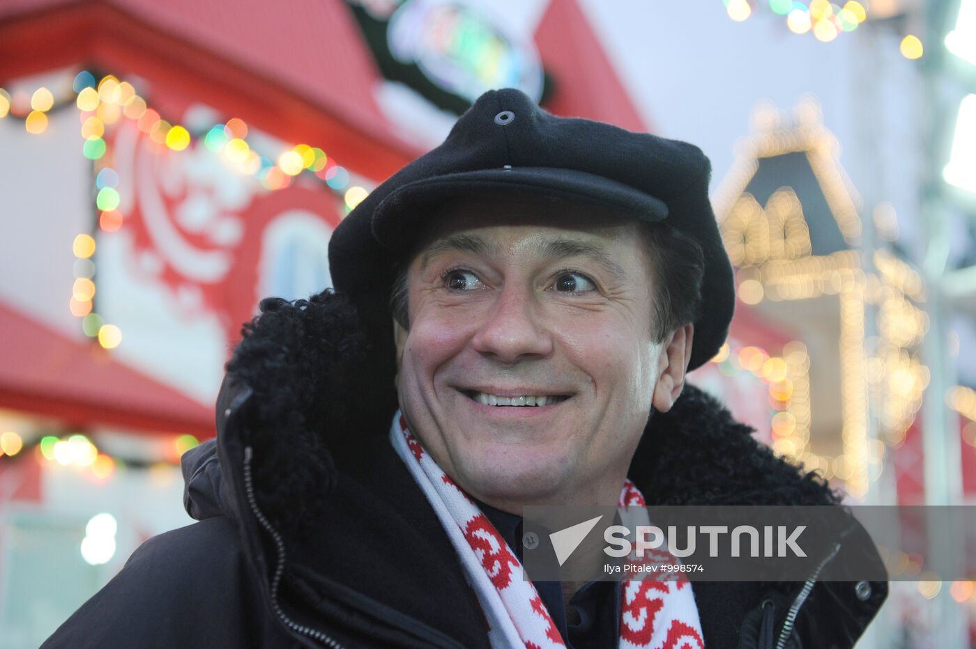 GUM skating rink opens on Red Square