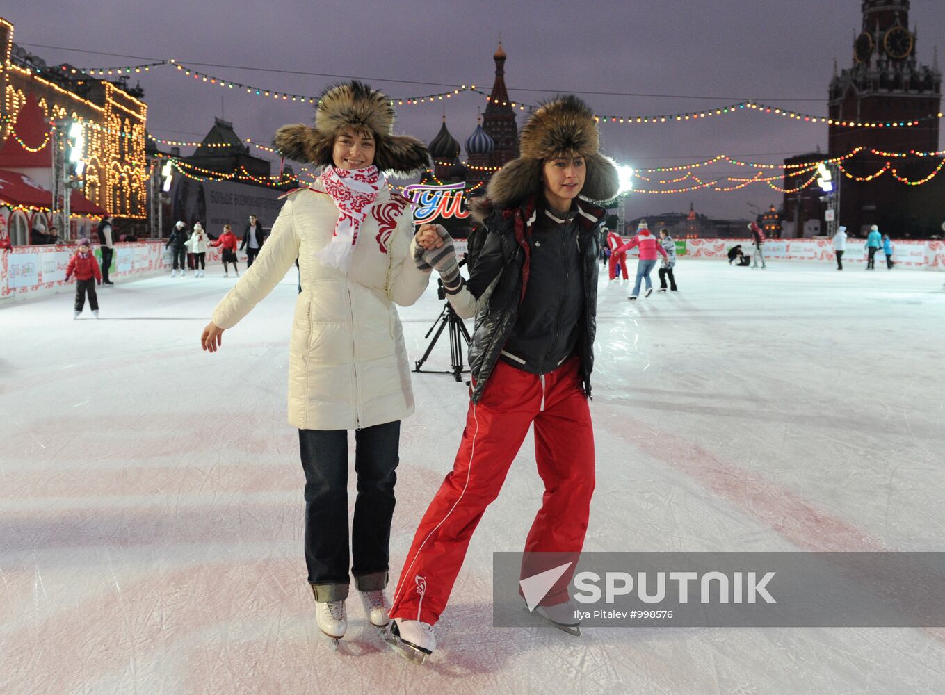 GUM skating rink opens on Red Square