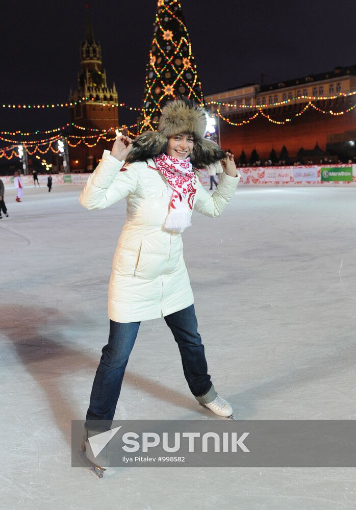 GUM skating rink opens on Red Square
