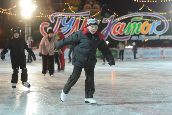 GUM skating rink opens on Red Square