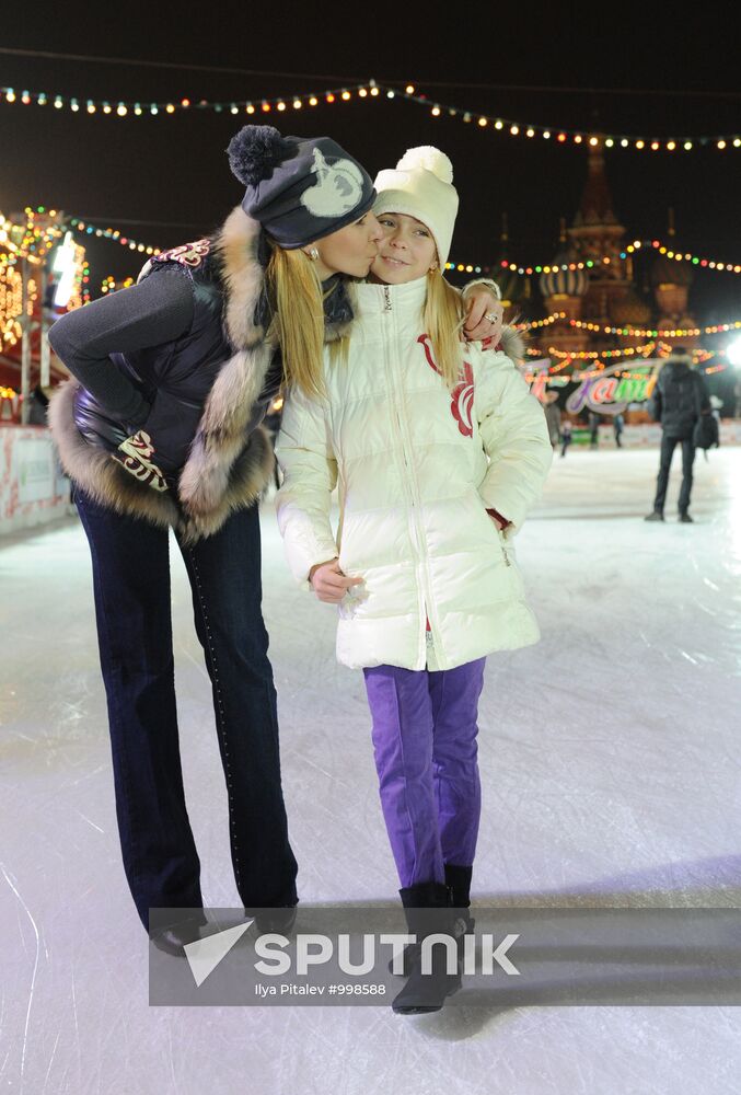 GUM skating rink opens on Red Square