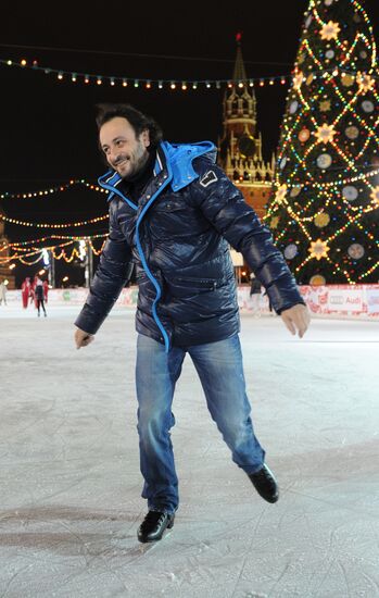 GUM skating rink opens on Red Square