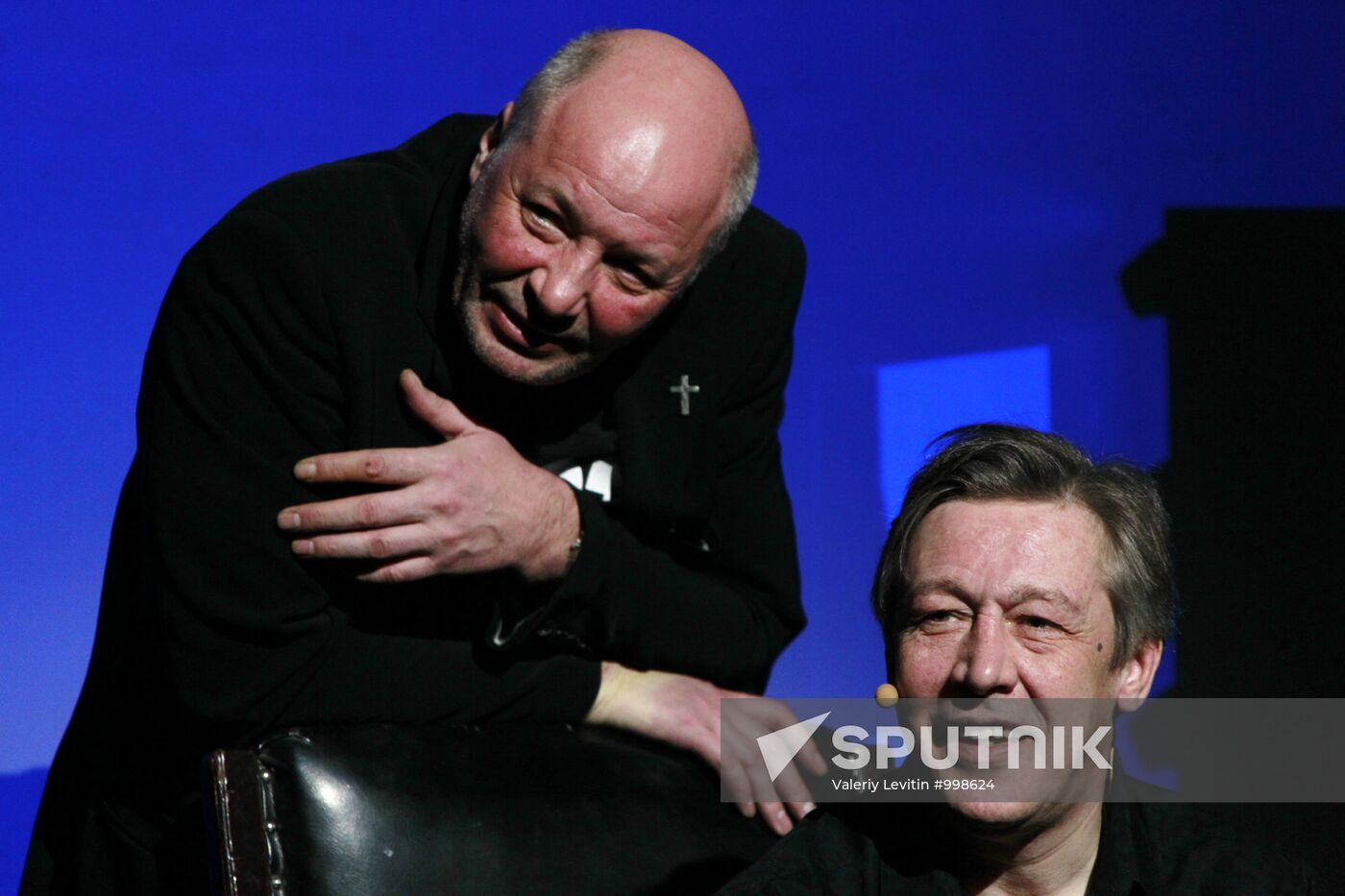 Private viewing of newsical "Citizen Poet"